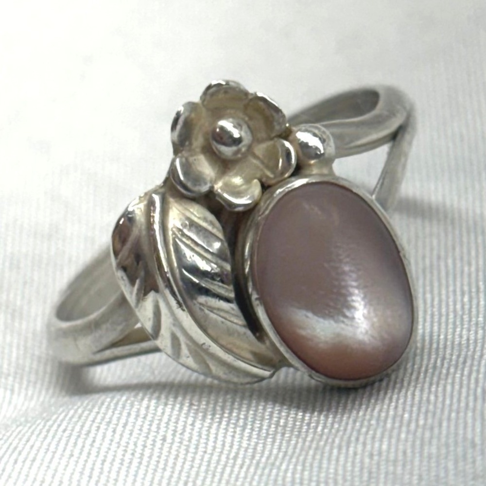 Unbranded Floral Ring Women Size 7.5 Silver Excellent Sterling Pink Cabochon